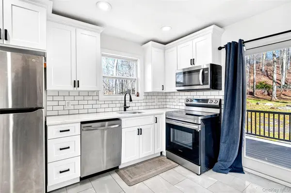 11 Colonel Glenn DR, Carmel, NY 10512