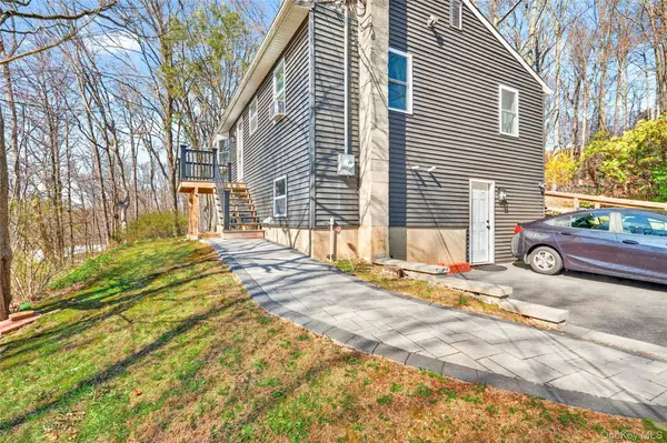 11 Colonel Glenn DR, Carmel, NY 10512