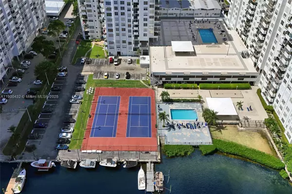 2750 NE 183rd St #2412, Aventura, FL 33160