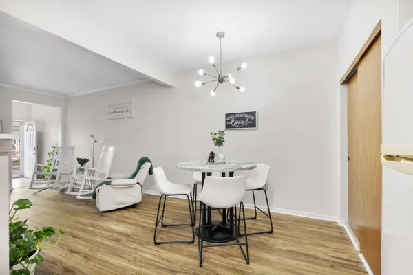 435 W Aspen Dr Unit 18, Oak Creek, WI 53154