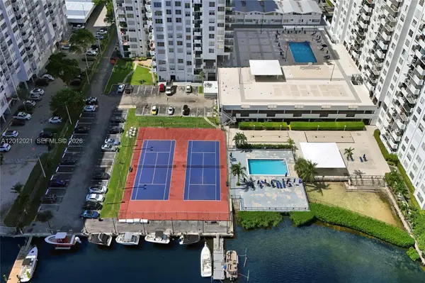 2750 NE 183rd St #2412, Aventura, FL 33160