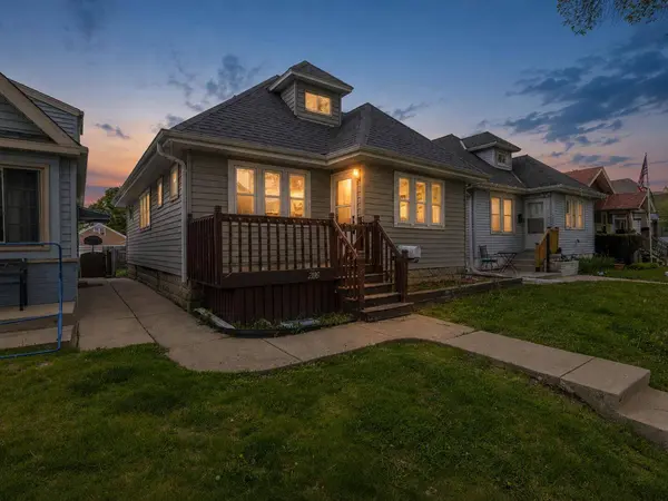 2116 S 70th St, West Allis, WI 53219