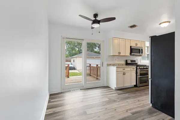 8128 W Sunbury Ct, Milwaukee, WI 53219