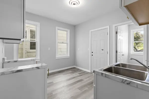 1229 S 72nd st 1231 St, West Allis, WI 53214