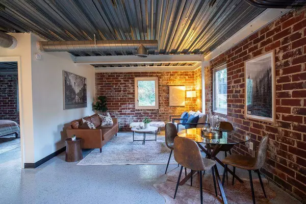 15 BURBANK DR SW #4, Atlanta, GA 30314