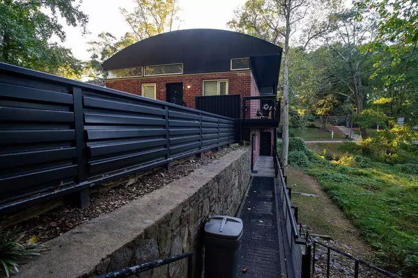 15 BURBANK DR SW #4, Atlanta, GA 30314