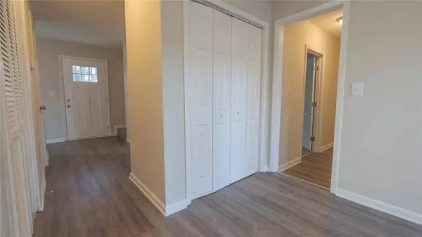 6218 Creekford LN, Lithonia, GA 30058