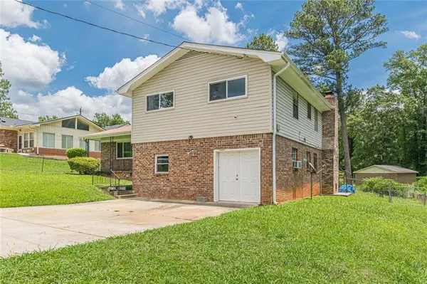 2272 Green Hawk CT, Decatur, GA 30035