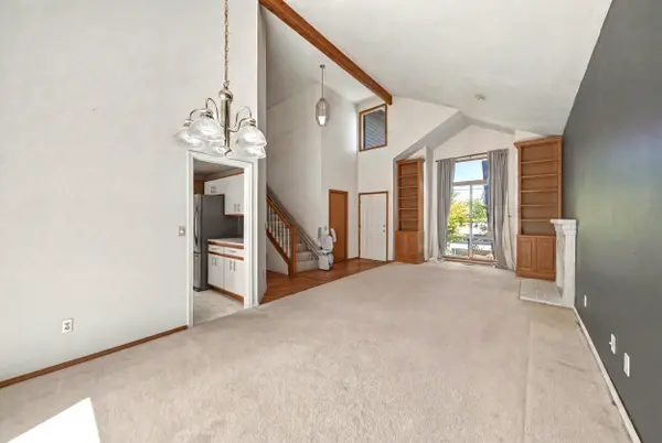 5002 SW Vacuna St, Portland, OR 97219-7382