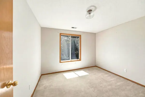 5002 SW Vacuna St, Portland, OR 97219-7382