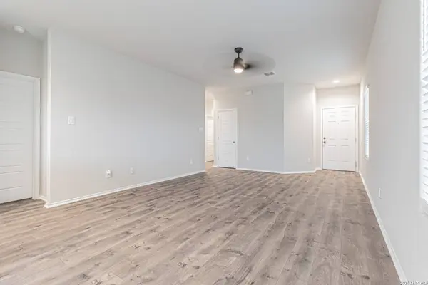 5919 Olson Bluffs, San Antonio, TX 78252