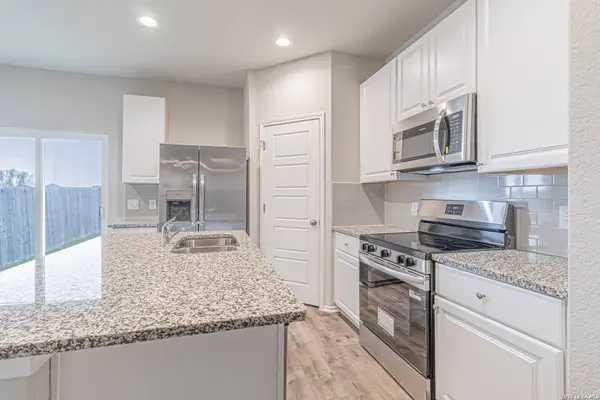 5919 Olson Bluffs, San Antonio, TX 78252