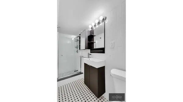 160 E 26TH Street #2F, Manhattan, NY 10010