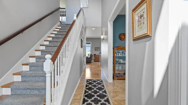 2876 Crosswater Loop, Richland, WA 99354