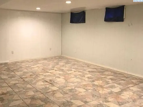 303/305 Bernard, Richland, WA 99352