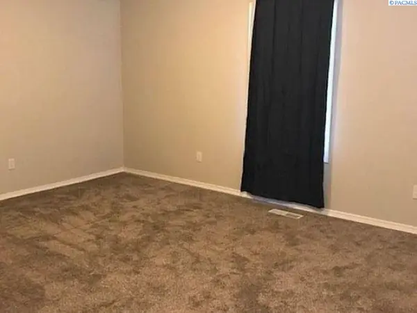 303/305 Bernard, Richland, WA 99352