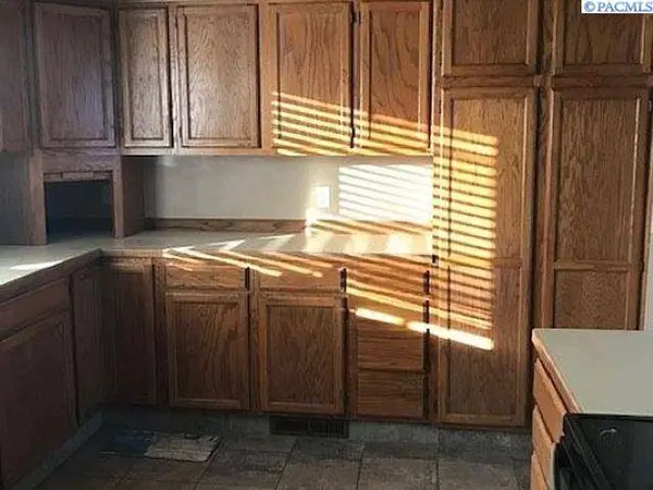 303/305 Bernard, Richland, WA 99352