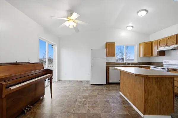 5808 Hudson Dr, Pasco, WA 99301