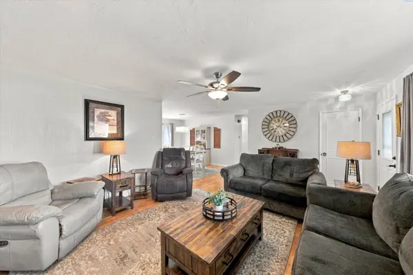 6911 W Victoria Ave, Kennewick, WA 99336