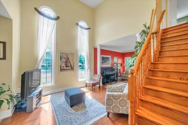 1 Vitlor DR, Richmond Hill, ON L4E 2Y4