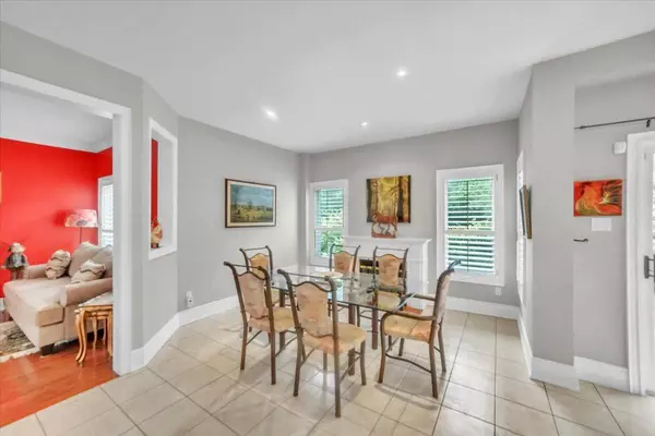 1 Vitlor DR, Richmond Hill, ON L4E 2Y4