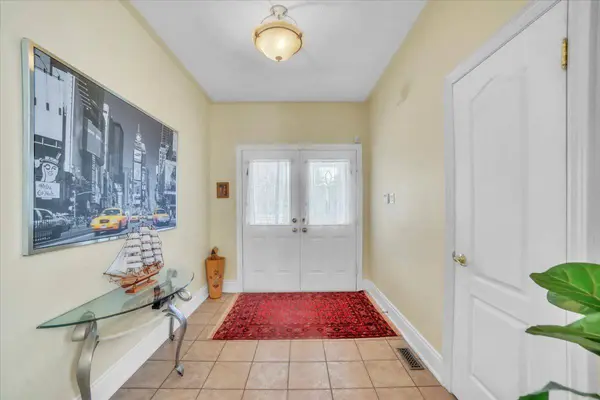 1 Vitlor DR, Richmond Hill, ON L4E 2Y4
