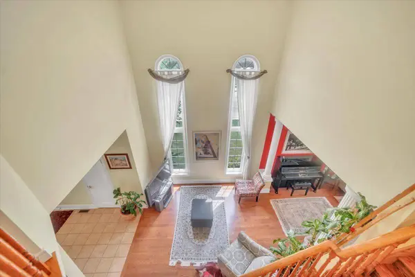 1 Vitlor DR, Richmond Hill, ON L4E 2Y4