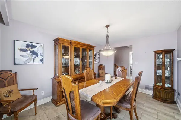 419 Michelle ROW W, Mississauga, ON L5A 3H2