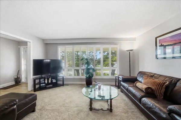 419 Michelle ROW W, Mississauga, ON L5A 3H2
