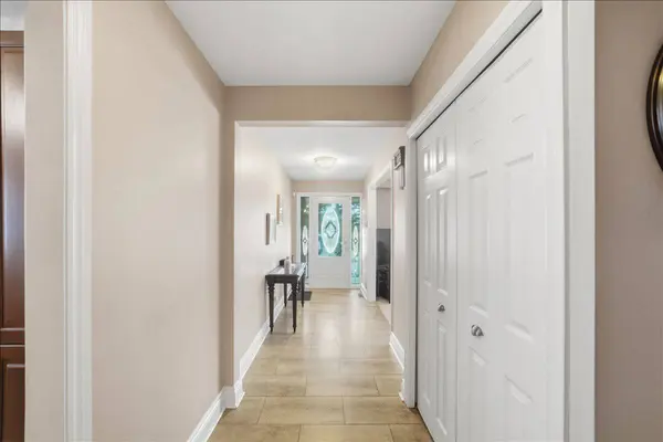 419 Michelle ROW W, Mississauga, ON L5A 3H2