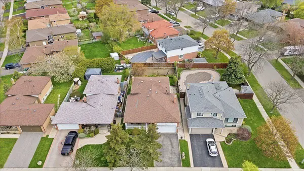 419 Michelle ROW W, Mississauga, ON L5A 3H2
