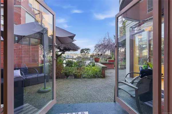 636 Montreal St #105, Victoria, BC V8V 4Y1