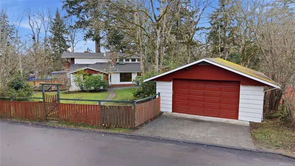 350 Benjamin Rd, Saanich, BC V8Z 4W1
