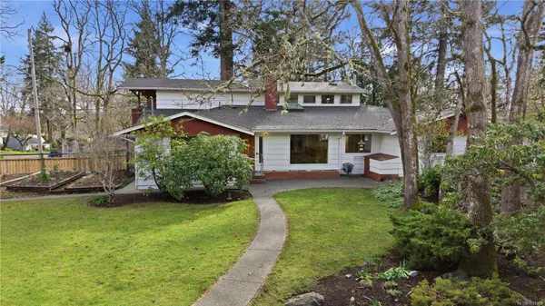 350 Benjamin Rd, Saanich, BC V8Z 4W1