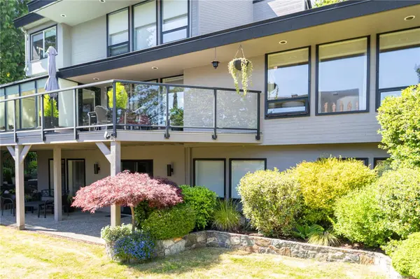 1711 Patly Pl, Victoria, BC V8S 5J5