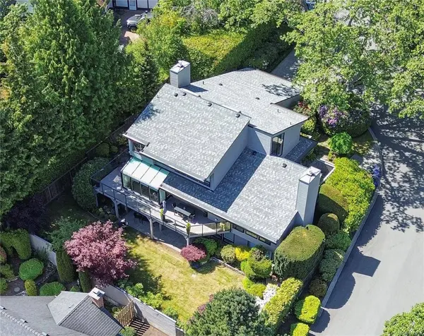 1711 Patly Pl, Victoria, BC V8S 5J5