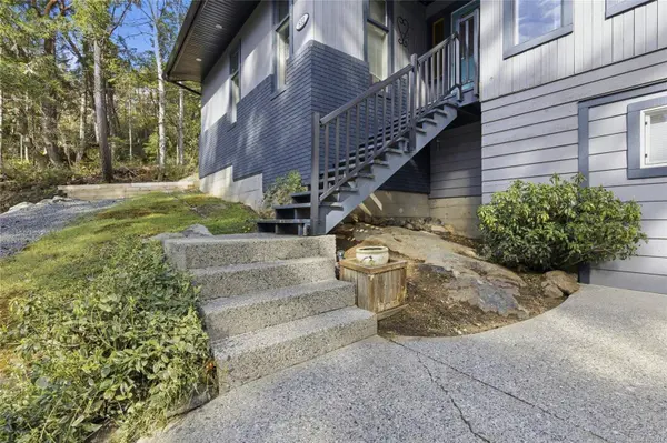 852 Walfred Rd, Langford, BC V9C 2P2
