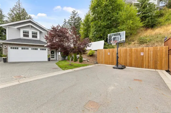 1109 Braelyn Pl, Langford, BC V9B 0G8