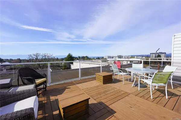 614 Fernhill Pl ##404, Esquimalt, BC V9A 4Z1