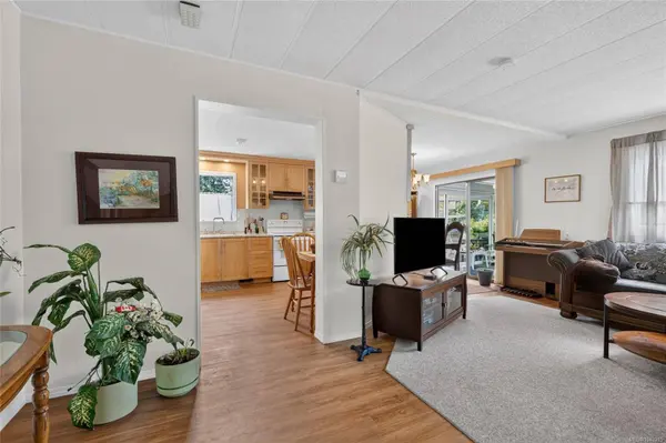 9395 Lauries LN, Sidney, BC V8L 4L2