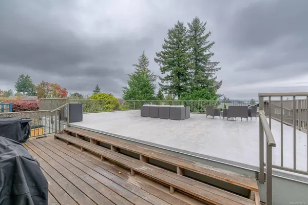 551 Birch St, Campbell River, BC V9W 6A7