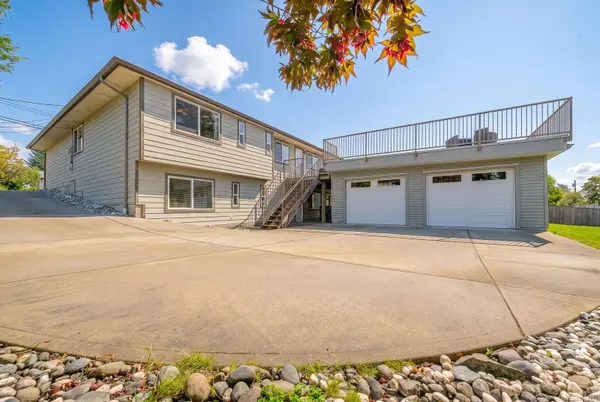551 Birch St, Campbell River, BC V9W 6A7