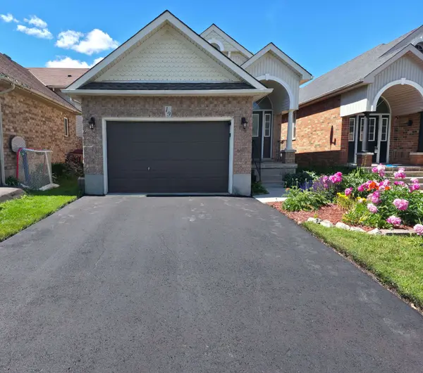19 Mckitrick DR, Orangeville, ON L9W 5C2