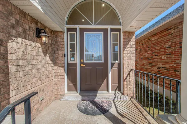 19 Mckitrick DR, Orangeville, ON L9W 5C2