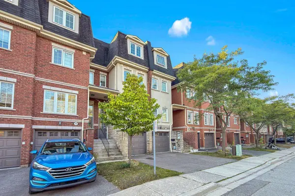 435 Hensall CIR #106, Mississauga, ON L5A 4P1