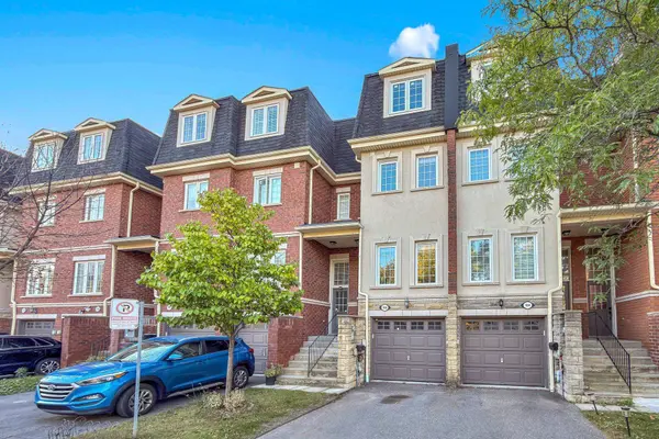 435 Hensall CIR #106, Mississauga, ON L5A 4P1
