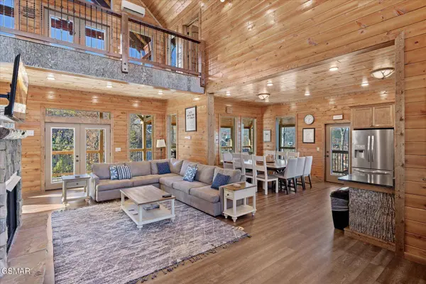 711 Short Ridge CT, Gatlinburg, TN 37738