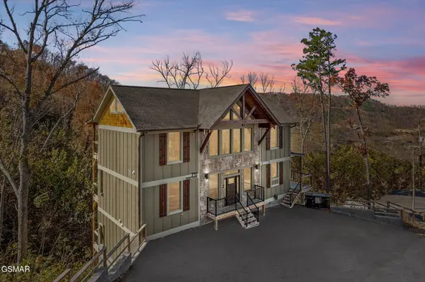 711 Short Ridge CT, Gatlinburg, TN 37738