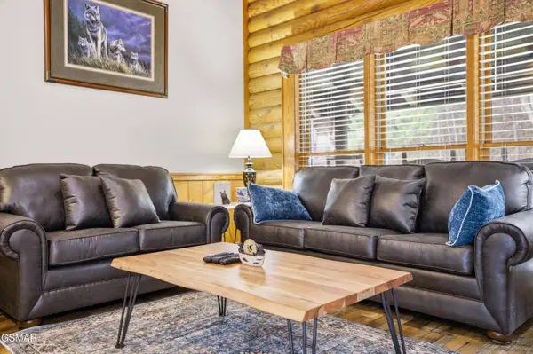 739 Golf View BLVD, Pigeon Forge, TN 37863