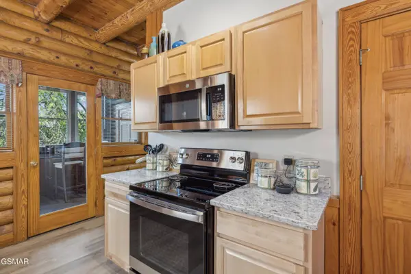 739 Golf View BLVD, Pigeon Forge, TN 37863